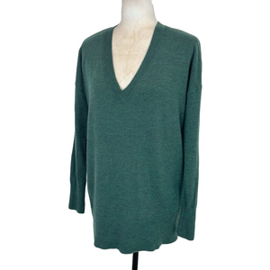 Tahari green Merino v-neck sweater